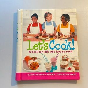 🌈2/$8  Let’s Cook! A Book for Kids Who Love to Cook